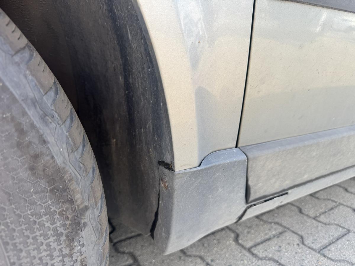 VW Passat 3BG original Kotfl&uuml;gel vorn links Facelift ab Herbst 2003 LD7W Urban Grey Metallic Bj.2004